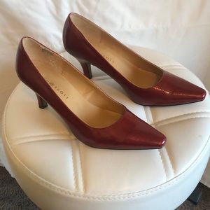 Karen Scott red pumps, size 9m